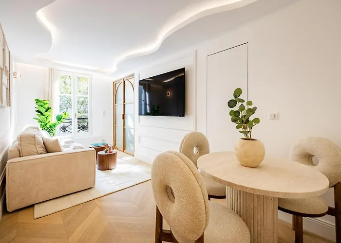 7#newsuite#4 People#saint Germain#notre-dame Apartman